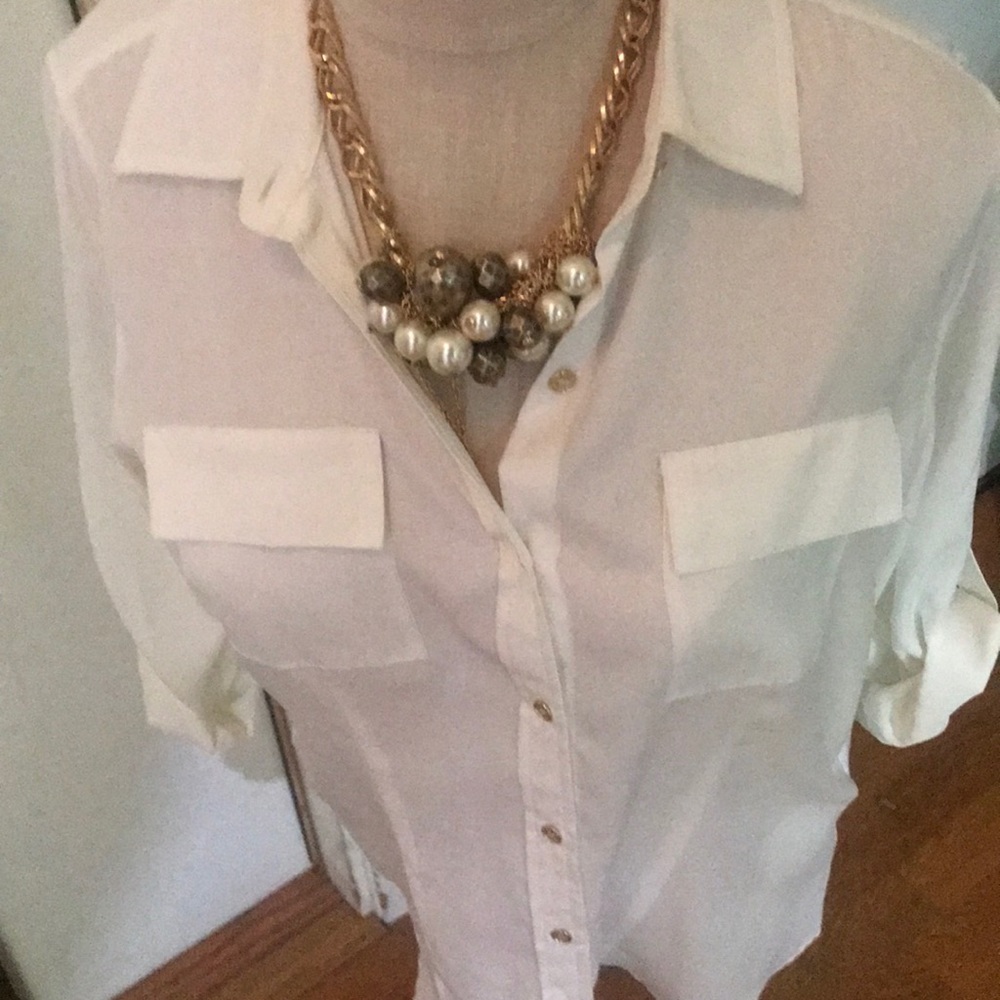 Used- Beautiful Calvin Klein roll-sleeve blouse